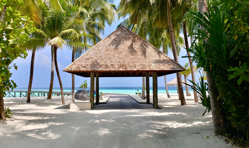 The Magnificent Maldives- Reserving a Room (For Free!)